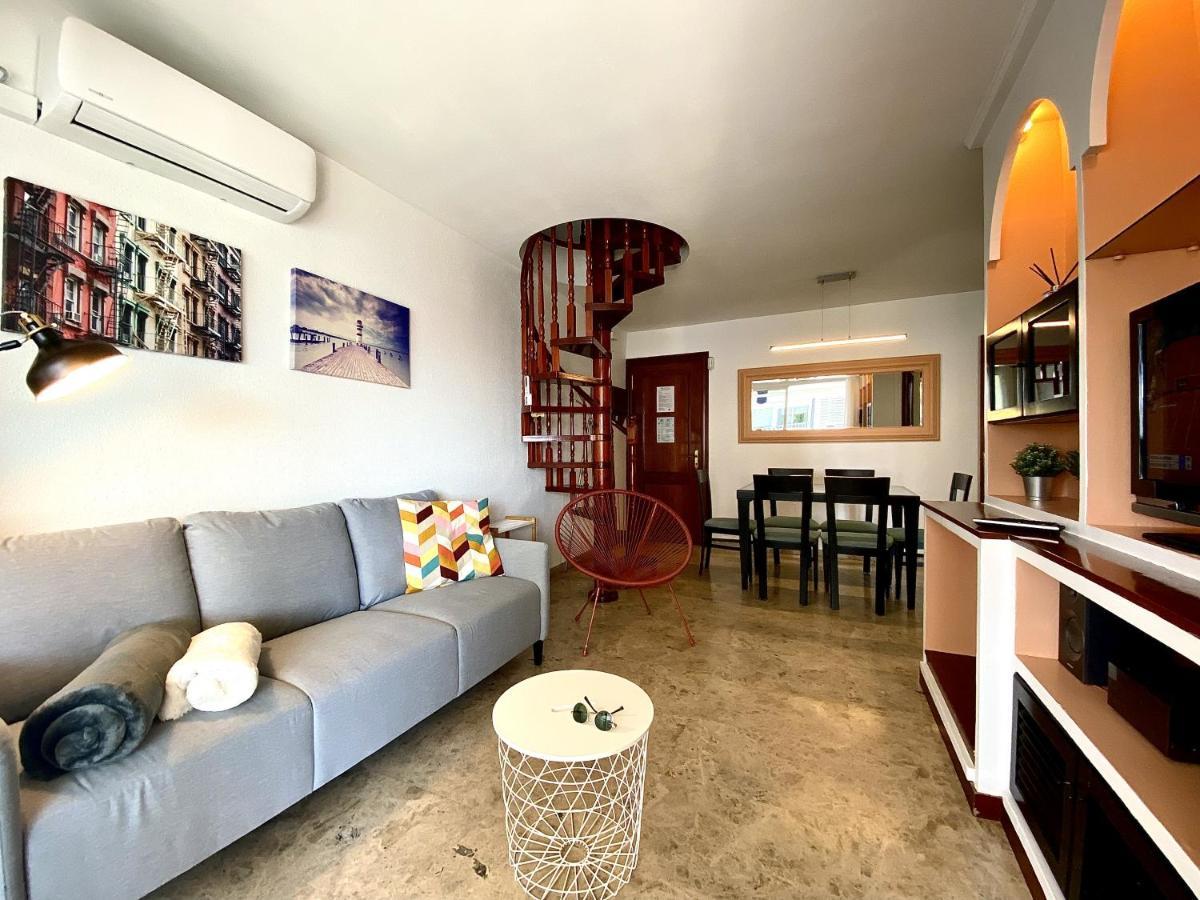 Duplex Oasis Apartment Sitges Bagian luar foto